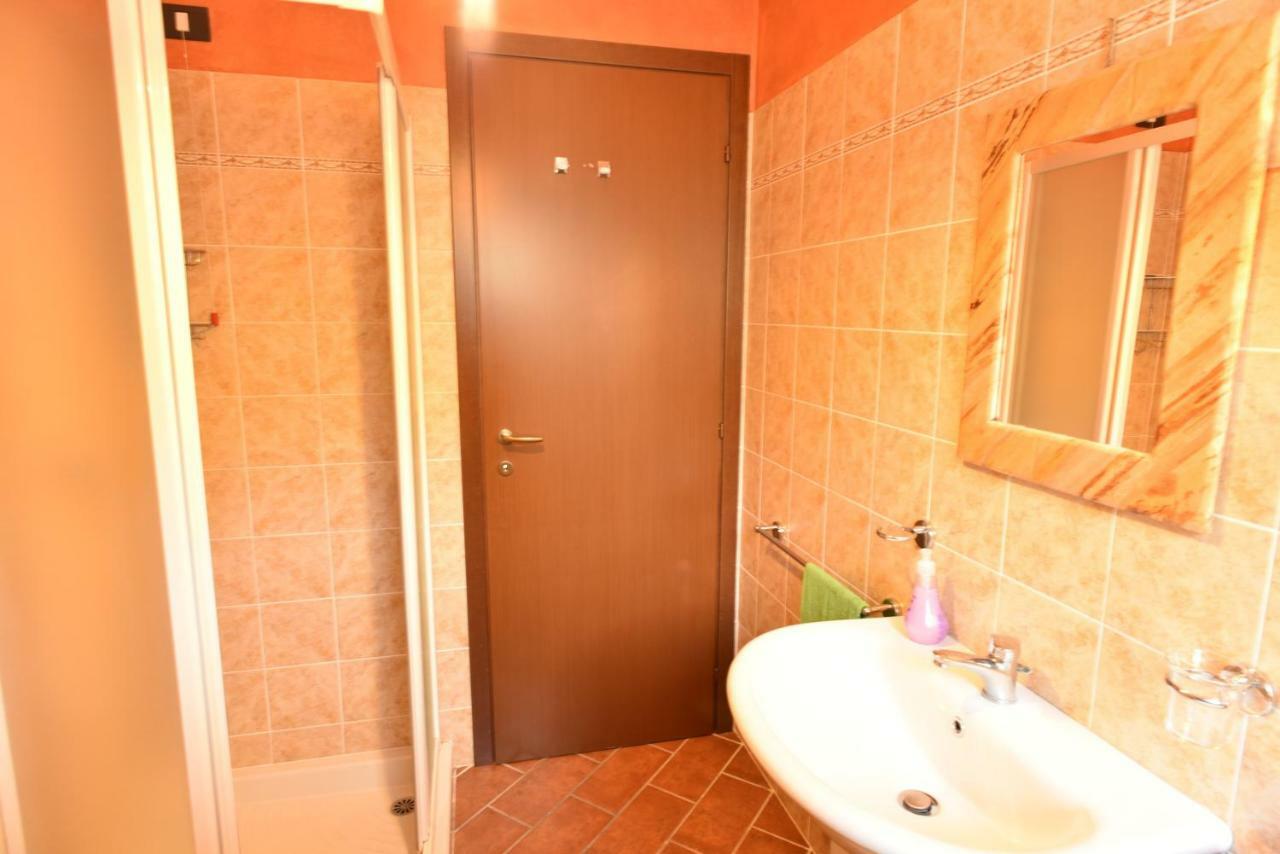 Holiday Apartment Albachiara Tavernola Bergamasca Luaran gambar